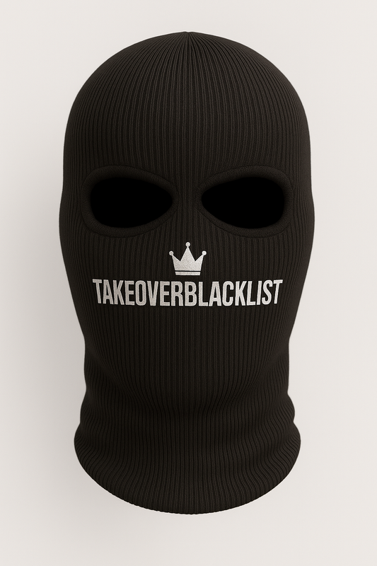 TAKEOVERBLACKLIST Strick-Sturmhaube – Schwarz | Streetwear Balaclava mit Logo-Print